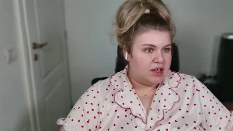 Ally online show from 12/04/25, 08:56