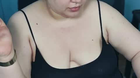 Snapshot of love_wiggy18 chatting on 05/15/26, 08:10 Ally online show from 05/15/26, 08:10