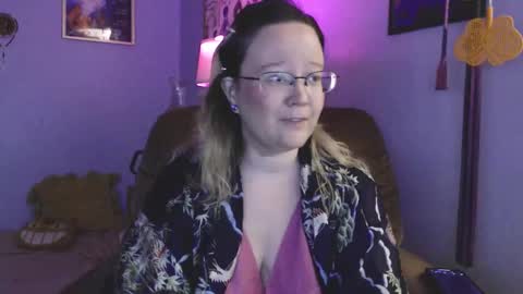 Snapshot of love_you_julia chatting on 09/19/25, 01:40 love_you_julia online show from 09/19/25, 01:40