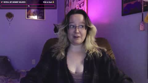 Snapshot of love_you_julia chatting on 10/31/25, 05:08 love_you_julia online show from 10/31/25, 05:08