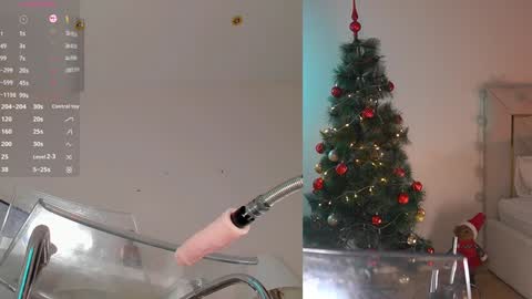 Snapshot of lovebabyblush chatting on 12/17/24, 06:09 Shynie online show from 12/17/24, 06:09