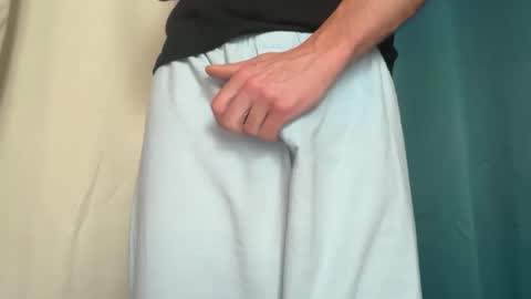 Snapshot of lovecoquin chatting on 12/22/25, 01:08 lovecoquin online show from 12/22/25, 01:08