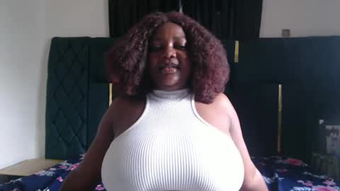 mila online show from 11/01/25, 11:45