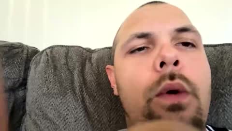 lovecurve_ online show from 10/21/25, 08:31