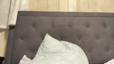 Snapshot of loved19 chatting on 10/23/25, 11:35 loved19 online show from 10/23/25, 11:35