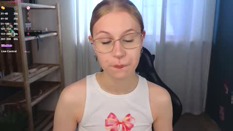 Snapshot of lovedrope chatting on 09/27/25, 11:26 God like girl Ann online show from 09/27/25, 11:26