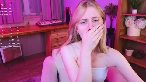 Snapshot of lovedrope chatting on 10/22/25, 06:40 God like girl Ann online show from 10/22/25, 06:40