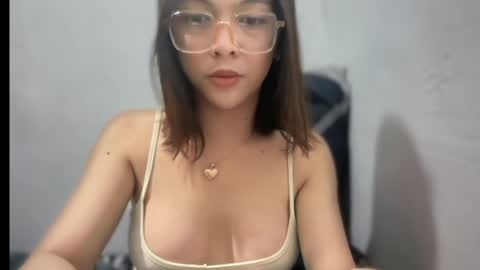 Snapshot of lovee_gelly chatting on 04/04/26, 05:32 Gelly online show from 04/04/26, 05:32