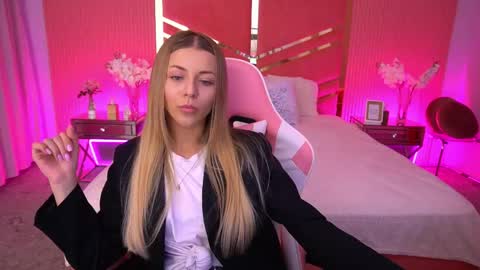 loveedove online show from 05/13/26, 01:52