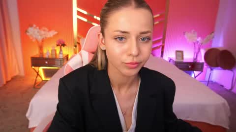 loveedove online show from 05/18/26, 12:55