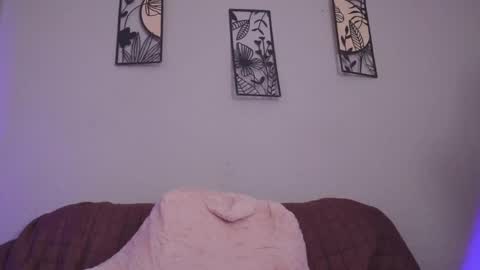 Snapshot of loveegirll chatting on 05/30/26, 03:25 katalina online show from 05/30/26, 03:25