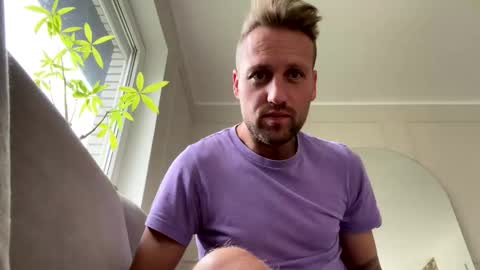 Snapshot of lovefuesse chatting on 10/28/25, 09:02 lovefuesse online show from 10/28/25, 09:02