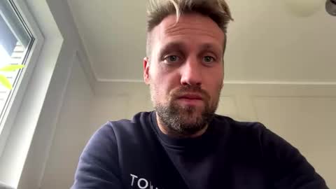 Snapshot of lovefuesse chatting on 11/09/25, 11:30 lovefuesse online show from 11/09/25, 11:30