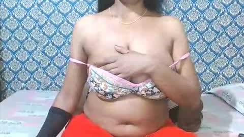 Snapshot of lovefunnitya chatting on 05/22/26, 12:22 Divya online show from 05/22/26, 12:22