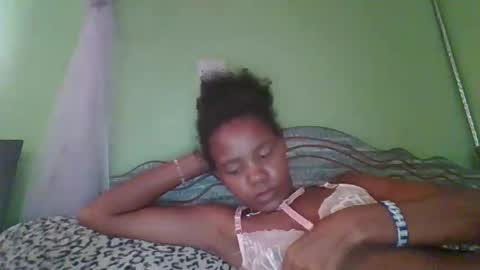 Snapshot of lovegal335 chatting on 11/30/25, 11:47 lovegal335 online show from 11/30/25, 11:47