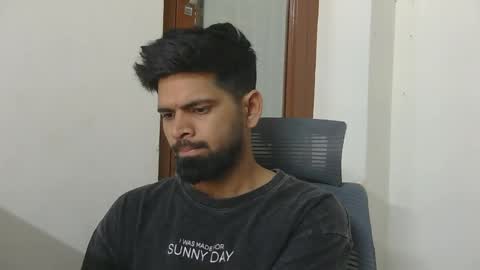 Snapshot of lovehairyindian chatting on 04/12/26, 08:14 Indian hairy online show from 04/12/26, 08:14