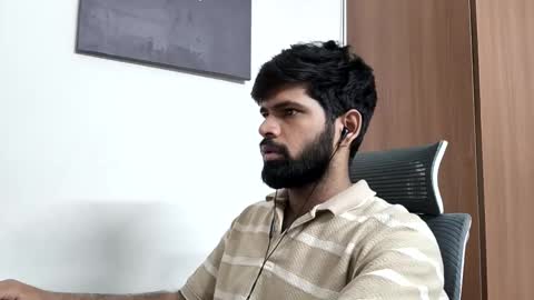 Snapshot of lovehairyindian chatting on 05/31/26, 07:04 Indian hairy online show from 05/31/26, 07:04