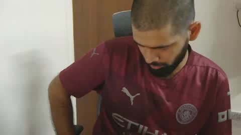 Snapshot of lovehairyindian chatting on 06/11/26, 12:43 Indian hairy online show from 06/11/26, 12:43