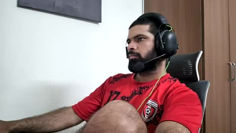 Snapshot of lovehairyindian chatting on 07/01/26, 06:37 Indian hairy online show from 07/01/26, 06:37