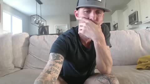 Snapshot of lovehatelovers chatting on 12/19/24, 08:23 lovehatlovers online show from 12/19/24, 08:23