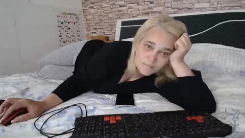 Snapshot of loveheaven4u chatting on 04/26/26, 01:20 heaven online show from 04/26/26, 01:20