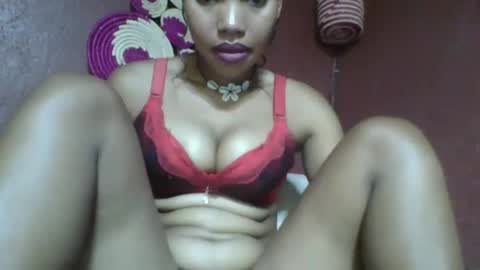 Snapshot of loveinlife750427 chatting on 01/29/25, 01:28 loveinlife750427 online show from 01/29/25, 01:28