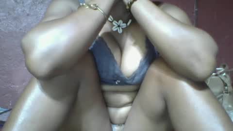 Snapshot of loveinlife750427 chatting on 02/27/25, 11:52 loveinlife750427 online show from 02/27/25, 11:52