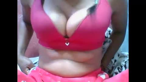 Snapshot of loveinlife750427 chatting on 09/12/25, 11:21 loveinlife750427 online show from 09/12/25, 11:21