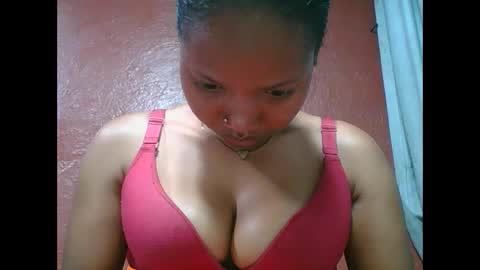 Snapshot of loveinlife750427 chatting on 09/18/25, 05:42 loveinlife750427 online show from 09/18/25, 05:42