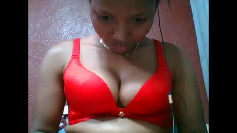 Snapshot of loveinlife750427 chatting on 09/20/25, 06:53 loveinlife750427 online show from 09/20/25, 06:53