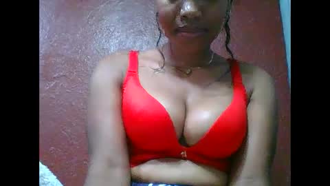 Snapshot of loveinlife750427 chatting on 09/21/25, 08:38 loveinlife750427 online show from 09/21/25, 08:38