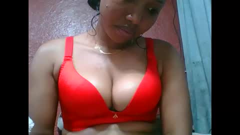 Snapshot of loveinlife750427 chatting on 09/22/25, 06:04 loveinlife750427 online show from 09/22/25, 06:04