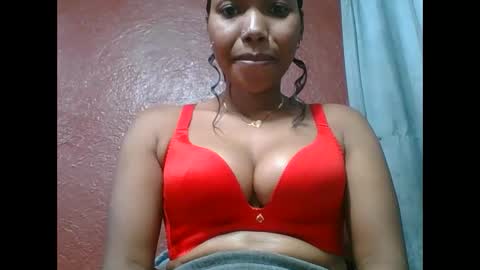 Snapshot of loveinlife750427 chatting on 09/24/25, 05:44 loveinlife750427 online show from 09/24/25, 05:44