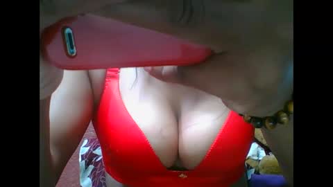 Snapshot of loveinlife750427 chatting on 09/27/25, 11:04 loveinlife750427 online show from 09/27/25, 11:04