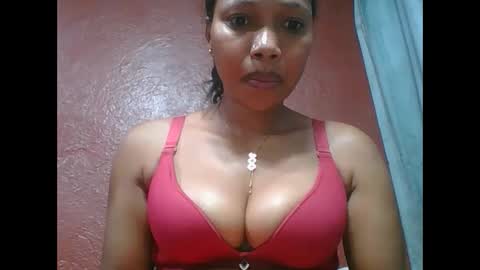 Snapshot of loveinlife750427 chatting on 10/02/25, 05:31 loveinlife750427 online show from 10/02/25, 05:31