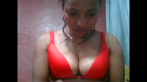 Snapshot of loveinlife750427 chatting on 10/15/25, 06:52 loveinlife750427 online show from 10/15/25, 06:52