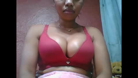 Snapshot of loveinlife750427 chatting on 10/20/25, 03:51 loveinlife750427 online show from 10/20/25, 03:51