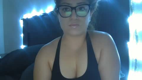 Snapshot of lovelife619760 chatting on 12/23/24, 07:49 Doll 4 you online show from 12/23/24, 07:49