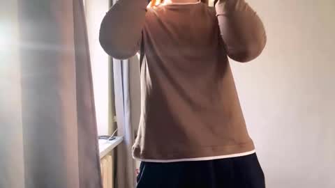 Ella online show from 11/21/25, 06:12