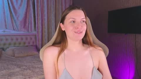 Laura online show from 01/12/25, 04:29