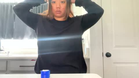 Snapshot of lovellly_ chatting on 12/02/24, 05:15 Love online show from 12/02/24, 05:15