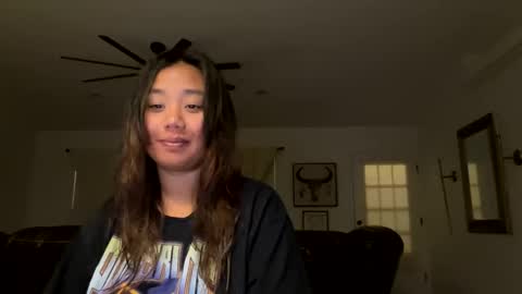 Snapshot of lovellly_ chatting on 12/09/24, 12:34 Love online show from 12/09/24, 12:34