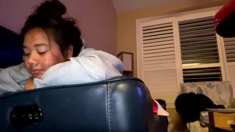 Snapshot of lovellly_ chatting on 12/16/24, 12:59 Love online show from 12/16/24, 12:59