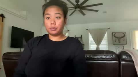 Snapshot of lovellly_ chatting on 12/25/24, 09:11 Love online show from 12/25/24, 09:11