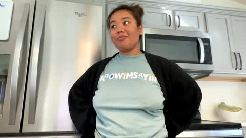 Snapshot of lovellly_ chatting on 01/07/25, 07:28 Love online show from 01/07/25, 07:28