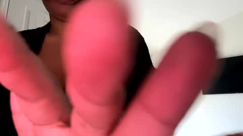 Snapshot of lovellly_ chatting on 01/09/25, 09:37 Love online show from 01/09/25, 09:37