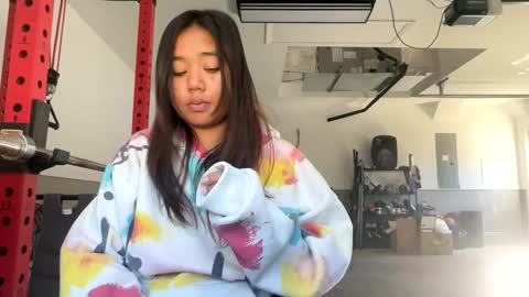 Snapshot of lovellly_ chatting on 01/17/25, 08:11 Love online show from 01/17/25, 08:11