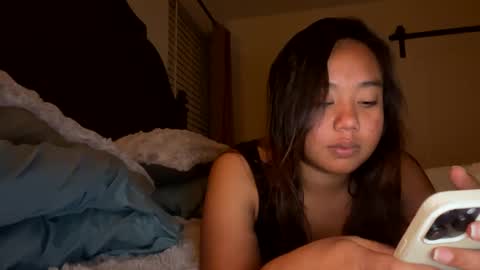 Snapshot of lovellly_ chatting on 02/24/25, 03:02 Love online show from 02/24/25, 03:02