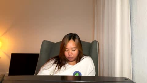 Snapshot of lovellly_ chatting on 09/26/25, 11:09 Love online show from 09/26/25, 11:09