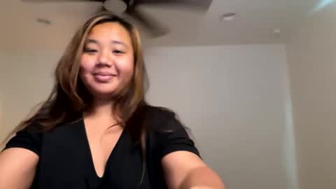 Snapshot of lovellly_ chatting on 10/08/25, 03:31 Love online show from 10/08/25, 03:31